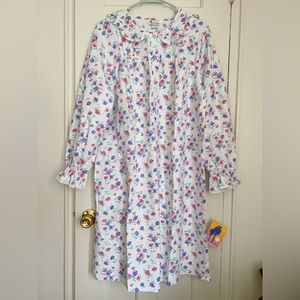 End 05/15/2023. Vintage Nightgown